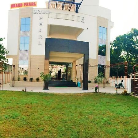Grand Pearl Hotel & Banquet Lucknow Dış mekan fotoğraf