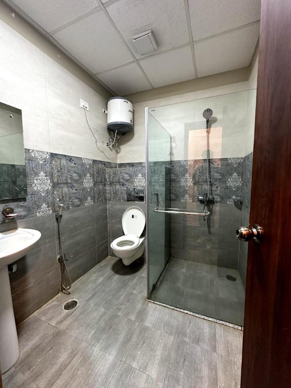 Grand Pearl Hotel & Banquet Lucknow Dış mekan fotoğraf