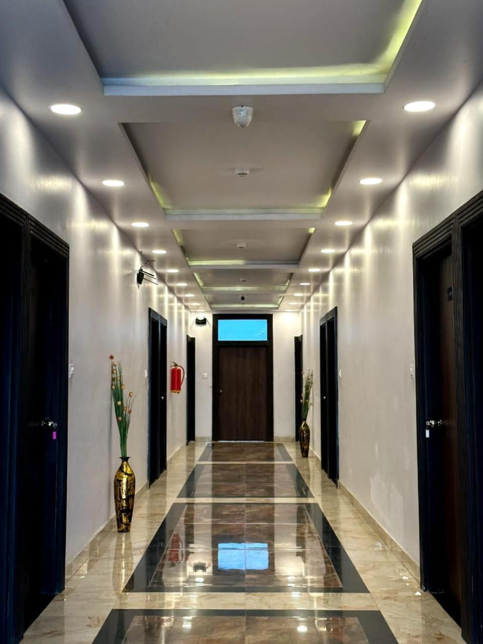 Grand Pearl Hotel & Banquet Lucknow Dış mekan fotoğraf