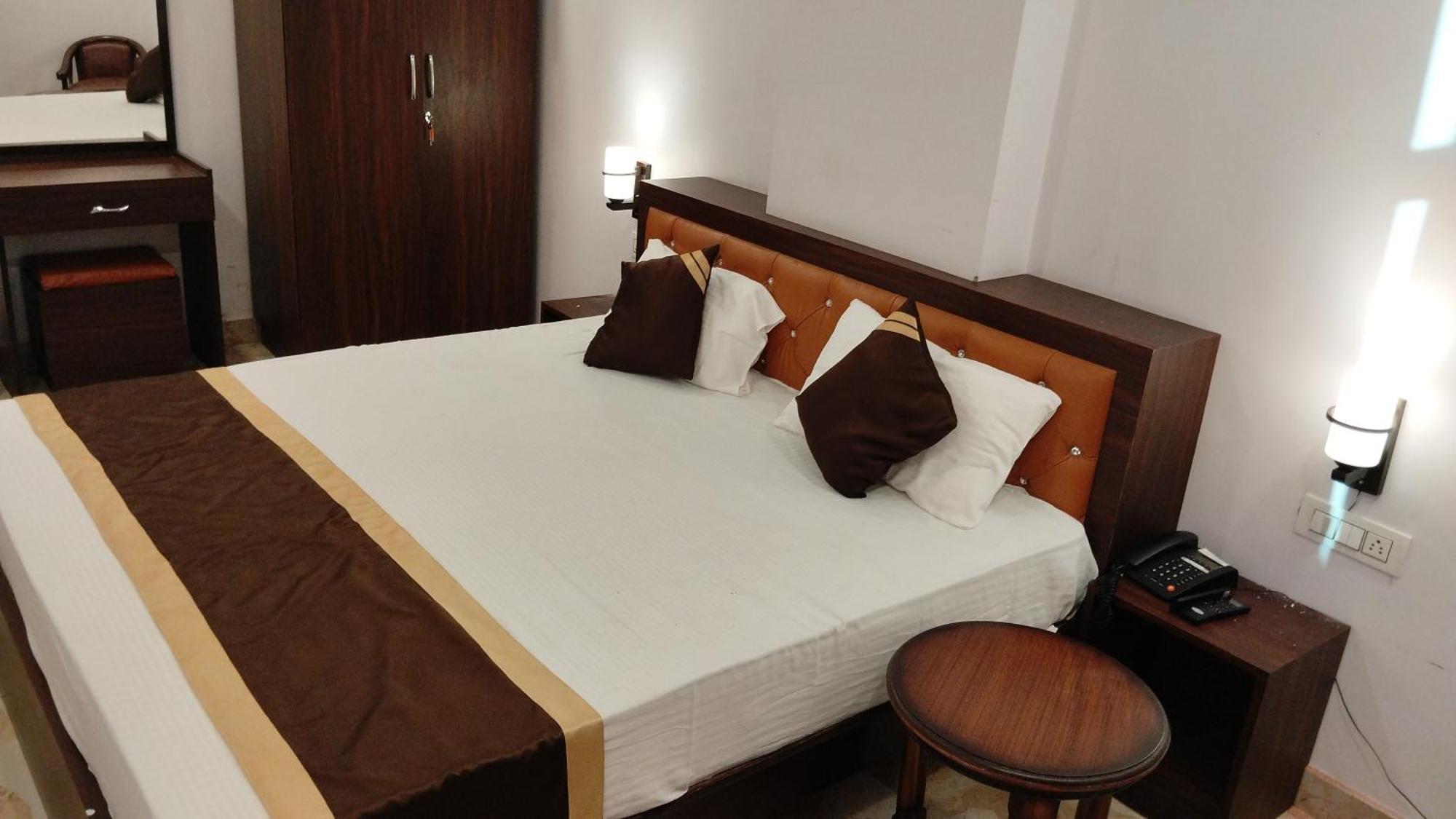 Grand Pearl Hotel & Banquet Lucknow Dış mekan fotoğraf