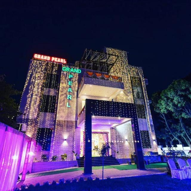 Grand Pearl Hotel & Banquet Lucknow Dış mekan fotoğraf